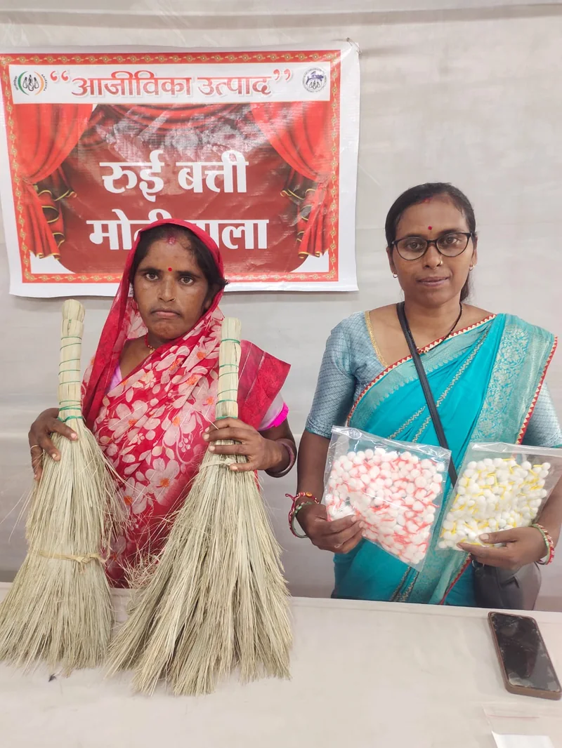 हुनर से आई आत्मनिर्भरता ग्वालियर की ग्रामीण महिलाएं गढ़ रहीं बदलाव की नई इबारत